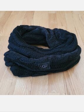 UGG CHUNKY CABLE KNIT INFINITY SCARF PLUSH FLEECE LINING BLACK